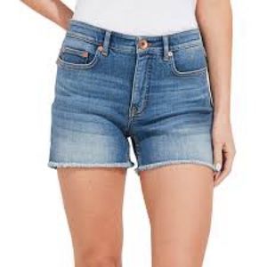 Vineyard Vines | Corded Jamie Raw Hem High
Rise Jean Shorts | 29